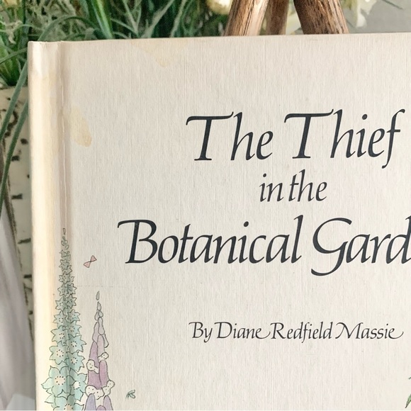 1975 The Thief in the Botanical Gardens by Diane Redfield Massie Book - Picture 3 of 15